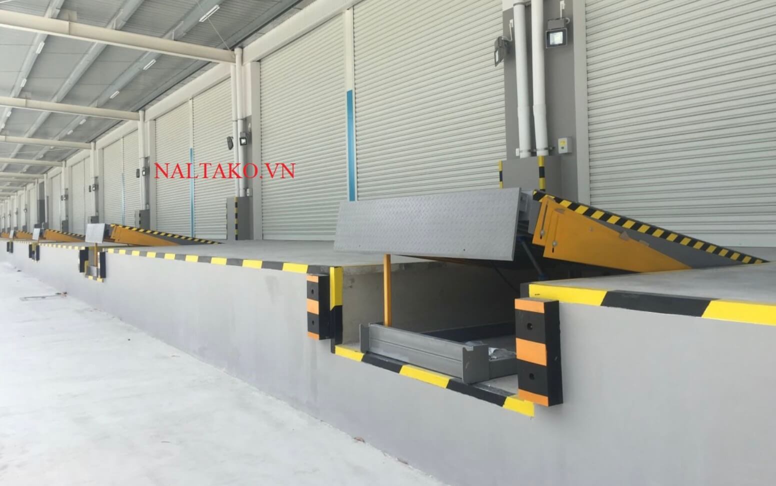 Ưu điểm dock levelers