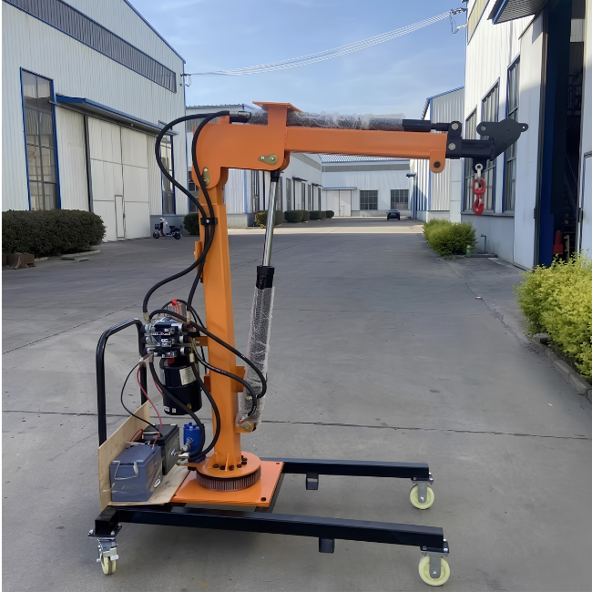 Xe cẩu 2 tấn bán tự hành - xoay 180 độ là phiên bản nâng cấp để đáp ứng khối lượng công việc lớn hơn