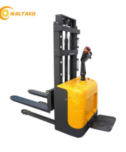 Xe nâng điện được sử dụng rộng rãi trong siêu thị và các kho xưởng