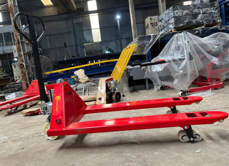 Xe nâng tay thấp Naltako có tải trọng 1 tấn và 2 tấn