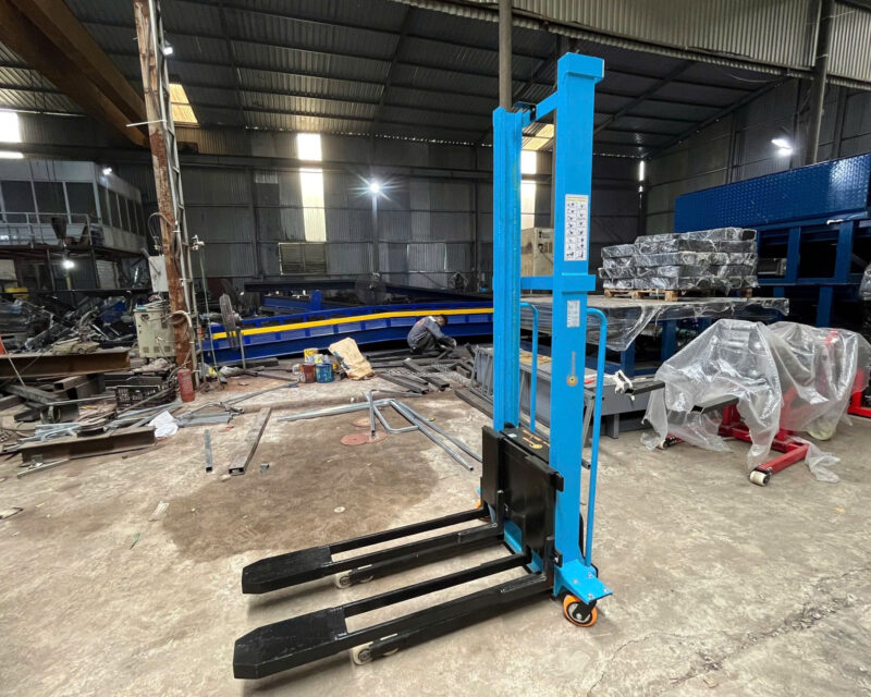 Xe nâng điện tự leo là một trong những mẫu xe nâng hàng chất lượng cao tại Naltako