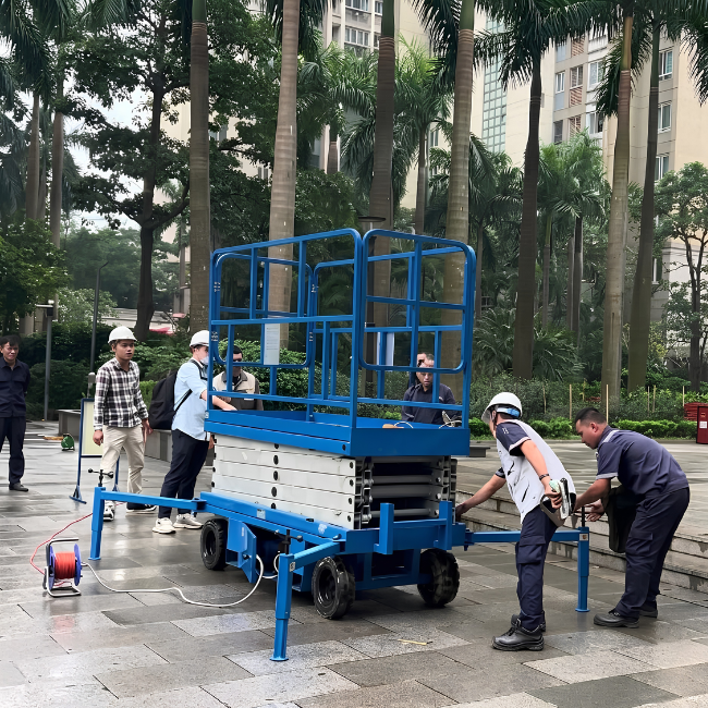 Xe nâng người cắt kéo cao 10m tại Naltako