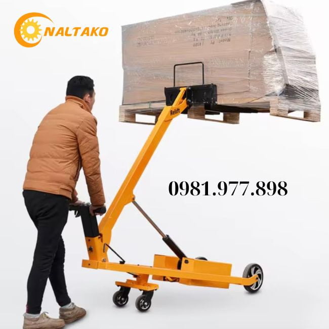 Xe Nâng Tay Bán Tự Động 2 Xe Nâng Tay Bán Tự Động 2
