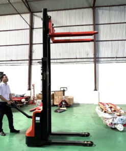 Xe nâng tay điện 2 tấn, cao 3m 2