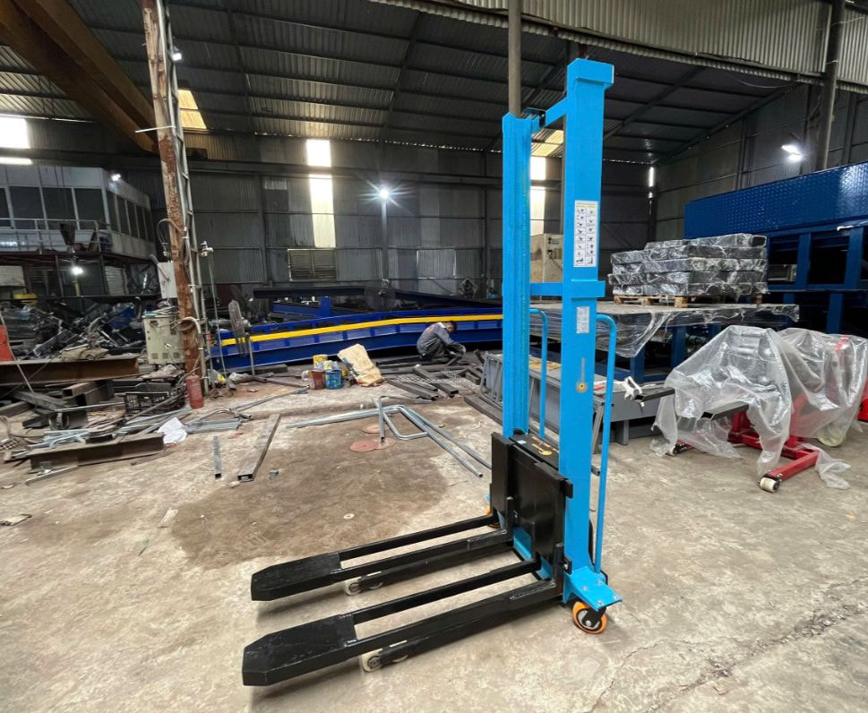 Cần thường xuyên bảo dưỡng xe nâng tay điện để kéo dài tuổi thọ 