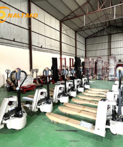 Xe nâng điện giúp nâng hạ nhanh chóng với nhiều tính năng hiện đại