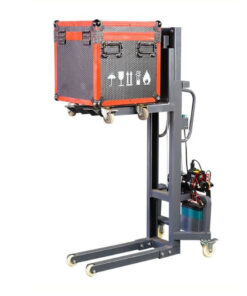 Xe nâng tời điện 1.6m phù hợp đưa hàng lên các thùng xe cao hơn