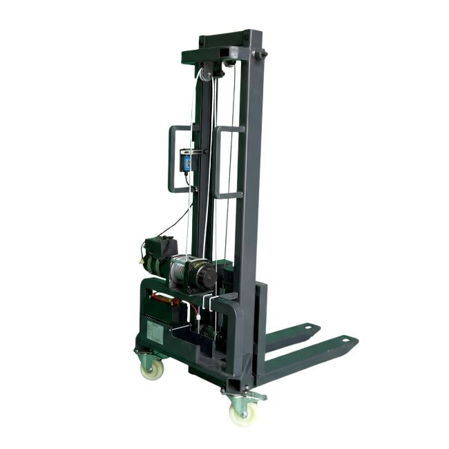 Xe nâng tời điện 1.6m phù hợp đưa hàng lên các thùng xe cao hơn